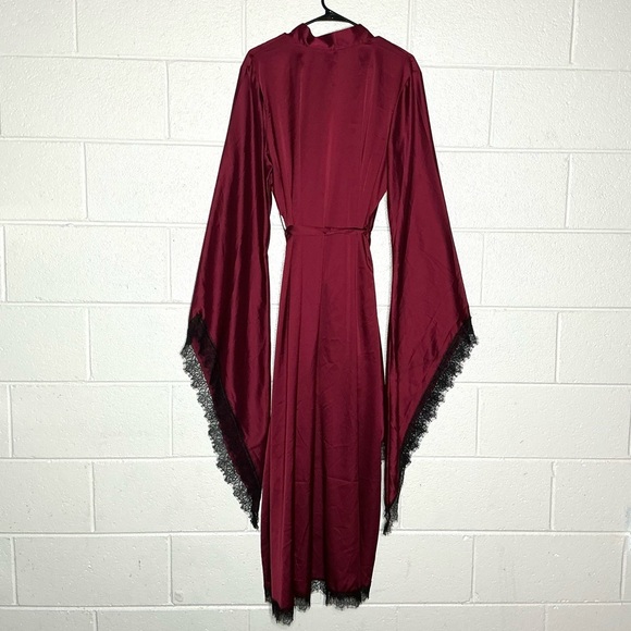 < Killstar Deadly Daze Red Satin Robe With Black Lace Trim > - Picture 5 of 5
